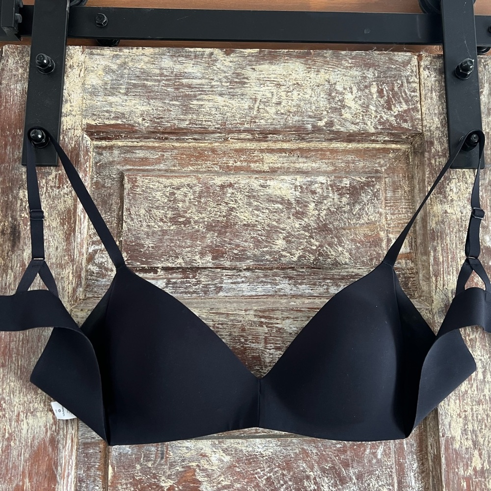 Lululemon bra. Great used condition. Wrong size for me.